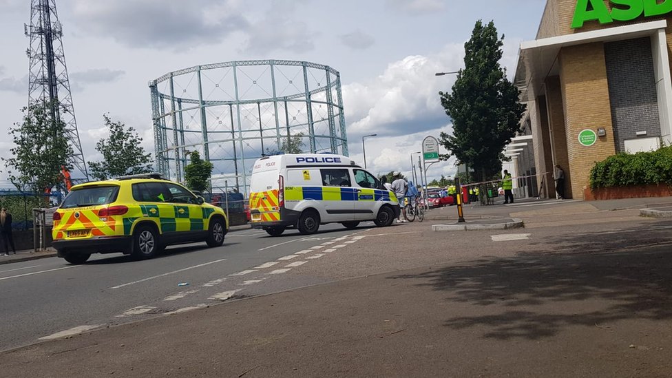 Man killed in Mitcham police car crash BBC News