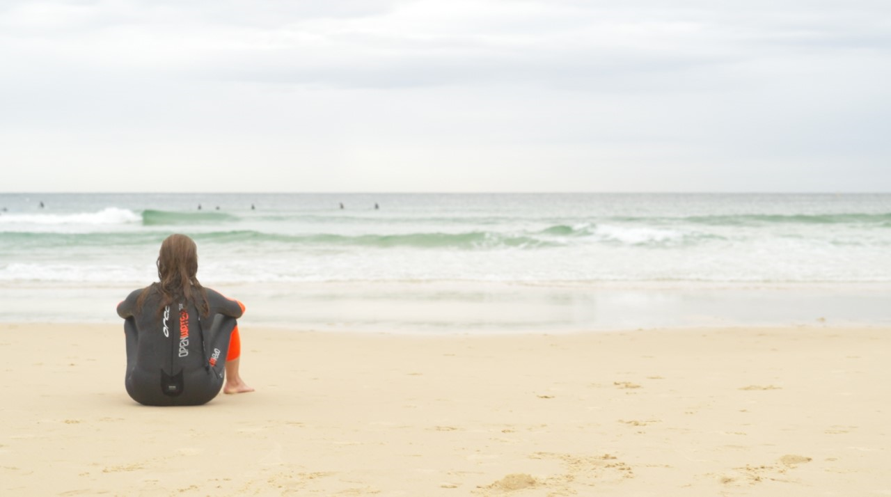 Maria en una playa de Australia, donde vive.