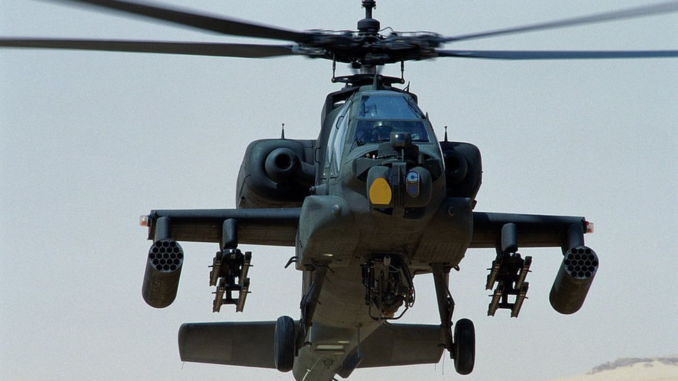 Un helicóptero Apache de las fuerzas armadas de Estados Unidos