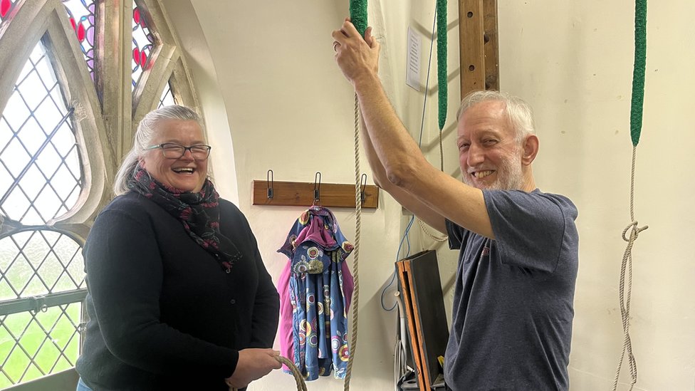 Bells that were silent for 40 years return to Car Colston church - BBC News