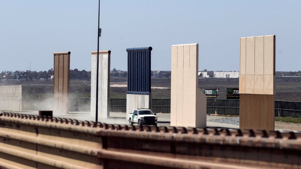 Prototipos de muro fronterizo en Estados Unidos.