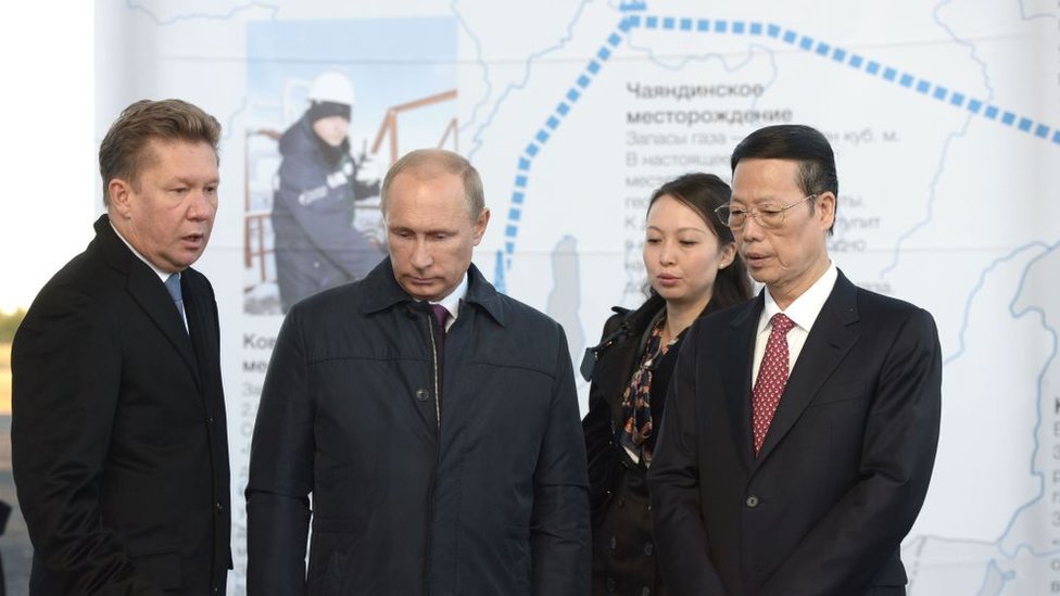Vladimir Putin con una delegación china