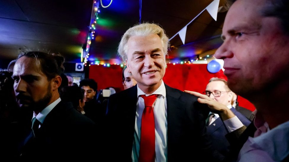 荷蘭斯海弗寧恩自由黨領袖維爾德斯得悉大選結果後對鏡頭展露微笑（22/11/2023）