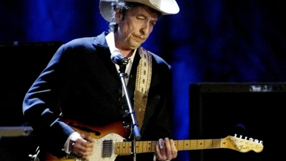 Bob Dylan accused of sexually abusing girl in 1965