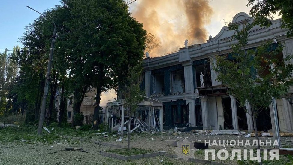 Россия на рассвете обстреляла Запорожье и Кривой Рог. Что известно о разрушениях и пострадавших