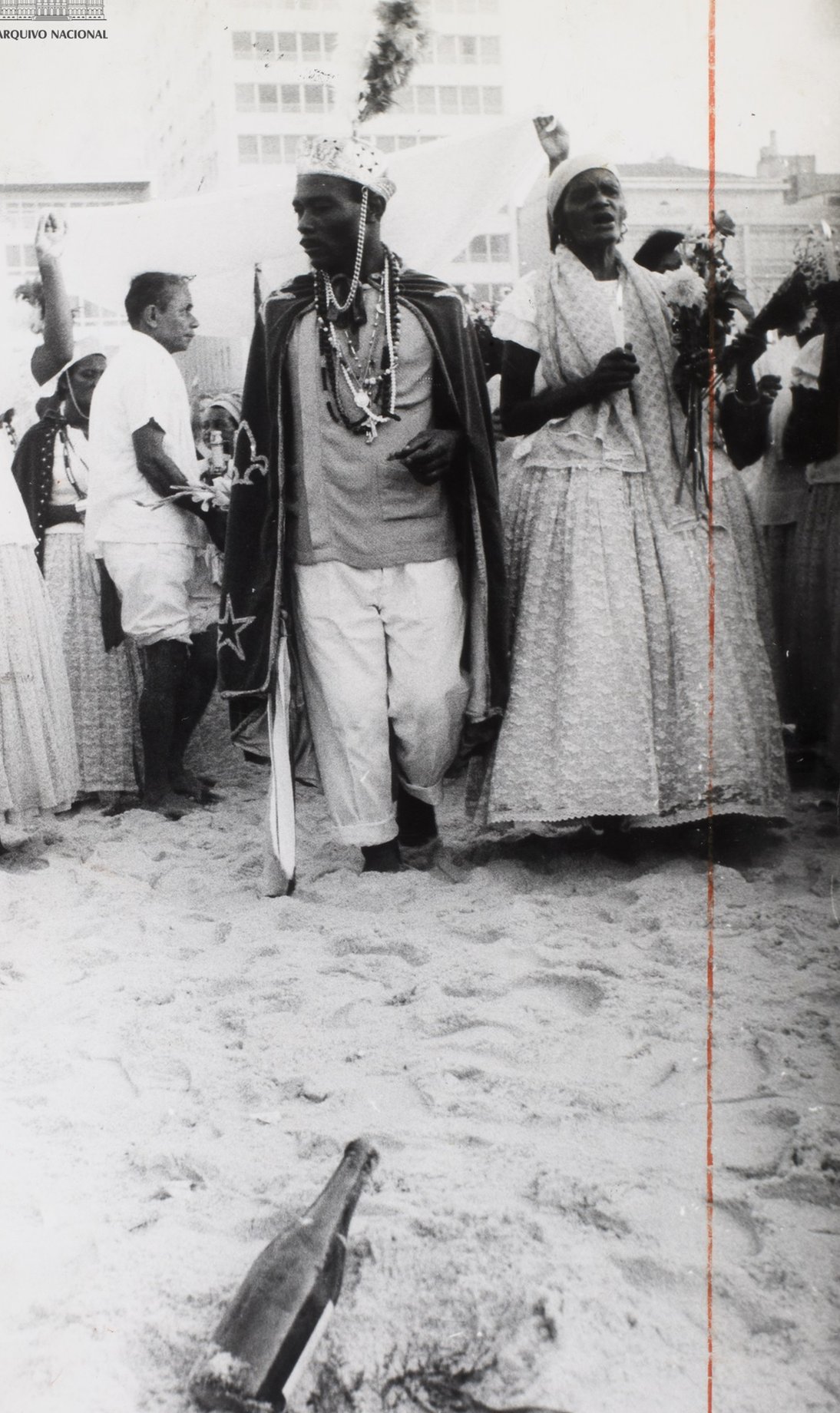 Celebração a Iemanjá em praia do Rio de Janeiro, no início dos anos 1970