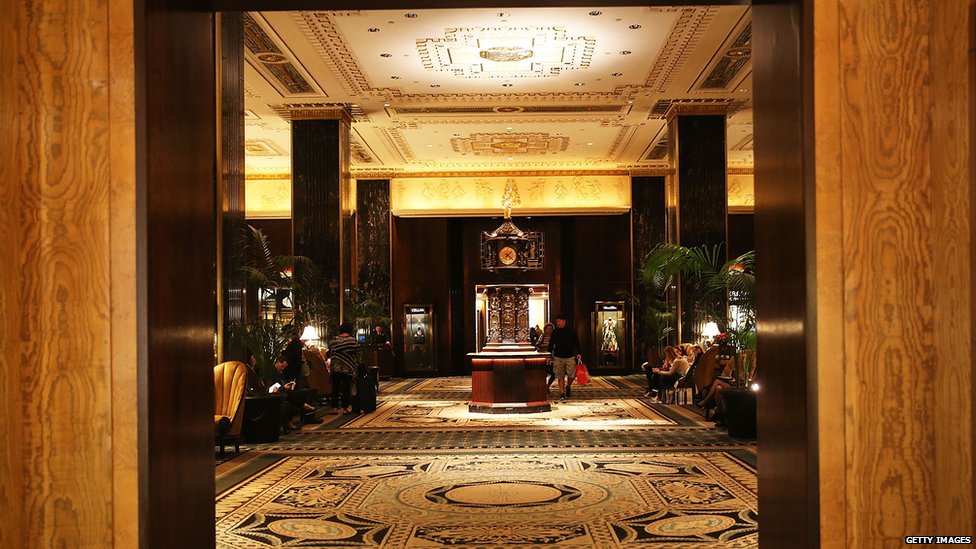 Вестибюль отеля Waldorf Astoria в Нью-Йорке