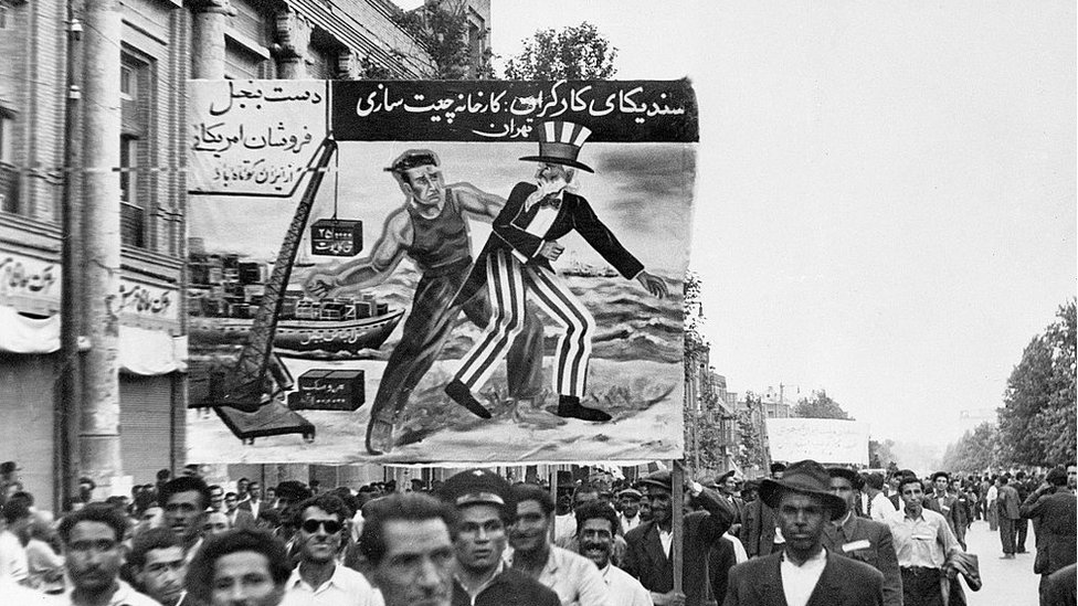 Protesta del Partido Tudeh de Irán (el partido comunista de Irán) en 1951 en Teherán.
