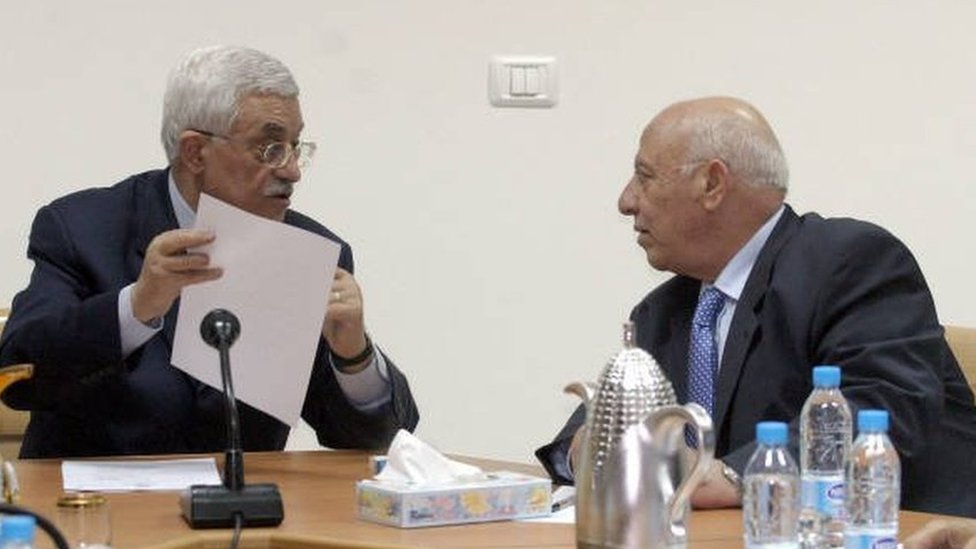 قريع مع الرئيس الفلسطيني محمود عباس