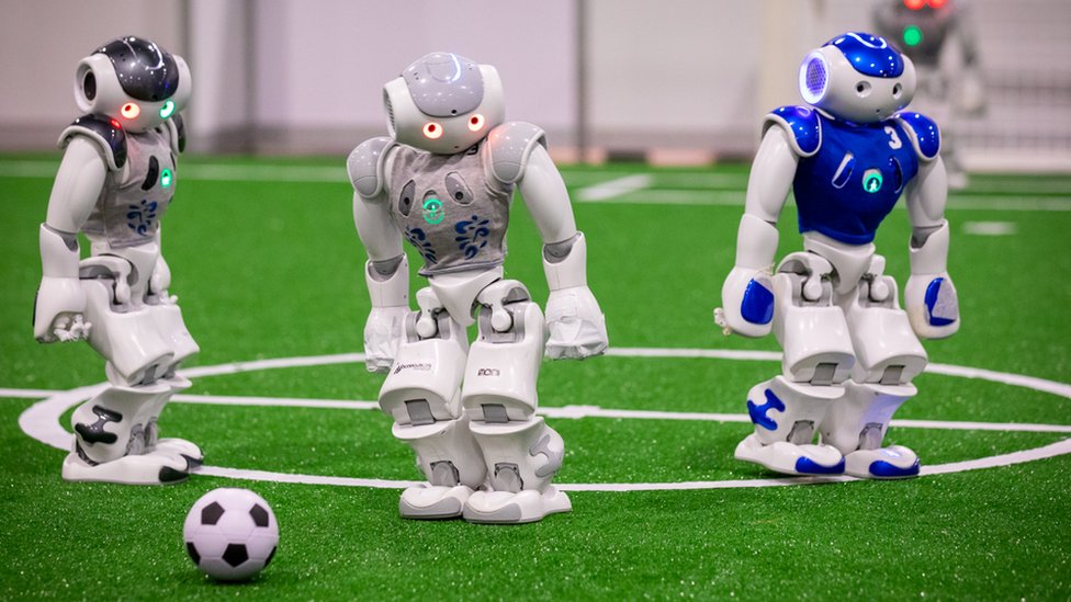 Can robots beat the World Cup winners by 2050? - BBC News