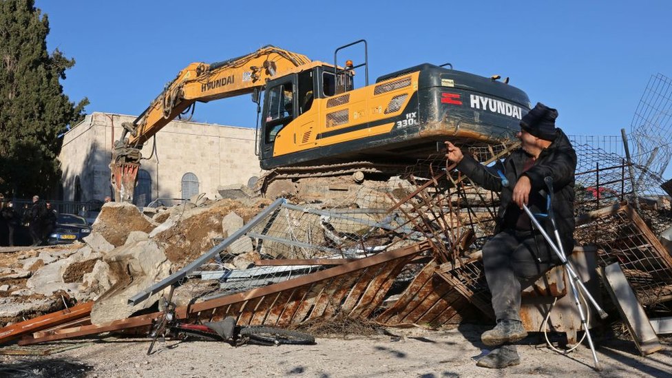 مواجهات الشرطة الإسرائيلية وفلسطينيين في حي الشيخ جراح