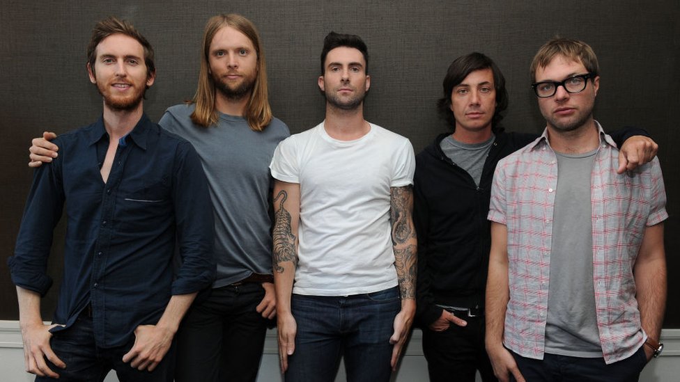 Maroon 5 (слева направо): Джесси Кармайкл, Джеймс Валентайн, Адам Левин, Мэтт Флинн и Микки Мэдден