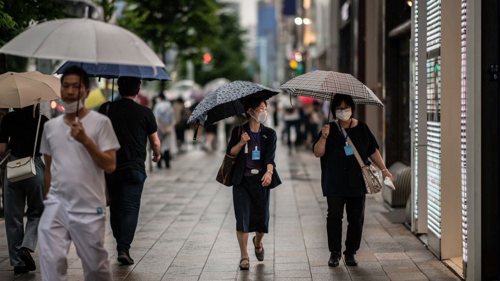 Coronavirus: Japan's household spending slumps at record rate