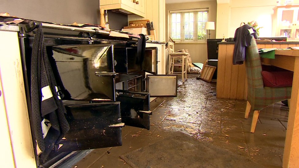 Дом пострадал от наводнения