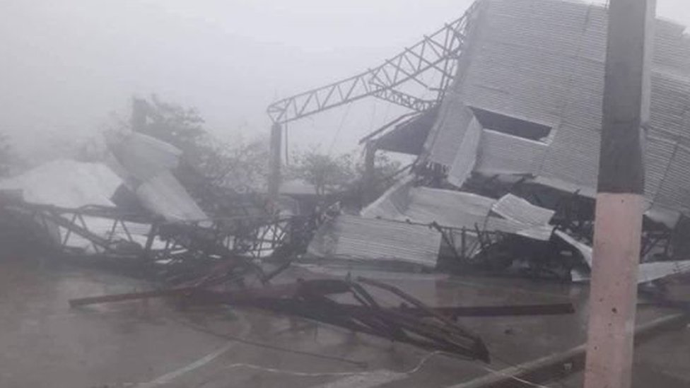 Topan Mangkhut melanda Filipina.
