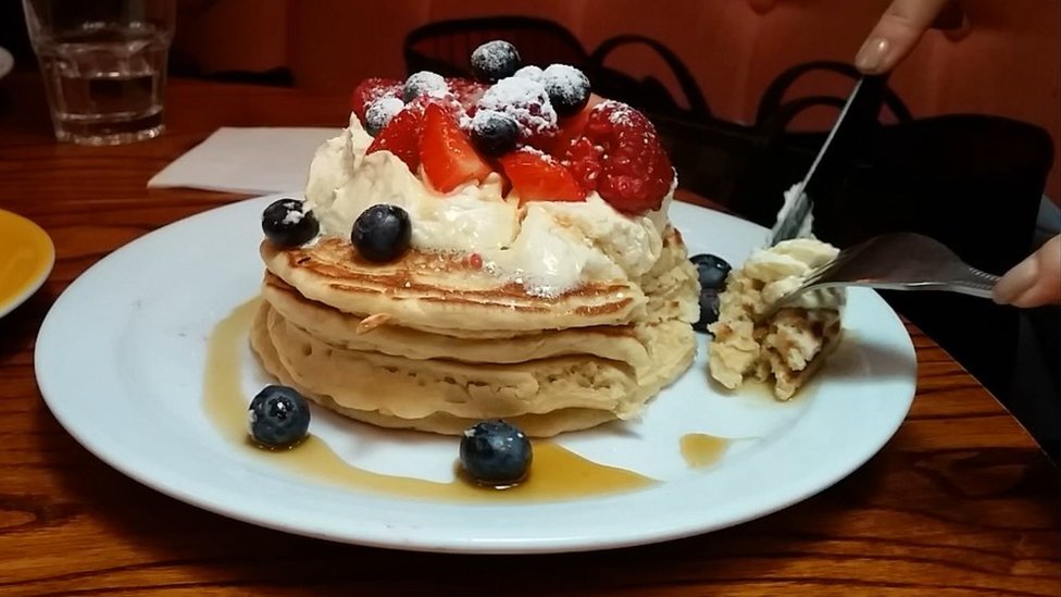 Cómo el desayuno fuera de casa se está convirtiendo en un negocio - BBC  News Mundo