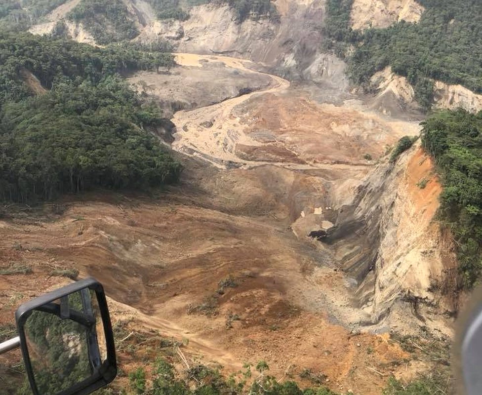 Области, пострадавшие от оползней, видны после мощного землетрясения магнитудой 7,5 в провинции Хела, Папуа-Новая Гвинея, 27 февраля 2018 г.