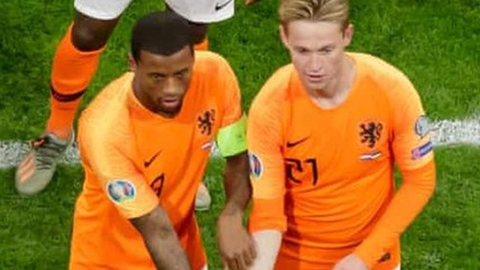 Footballers in the Netherlands will protest against racism - CBBC Newsround