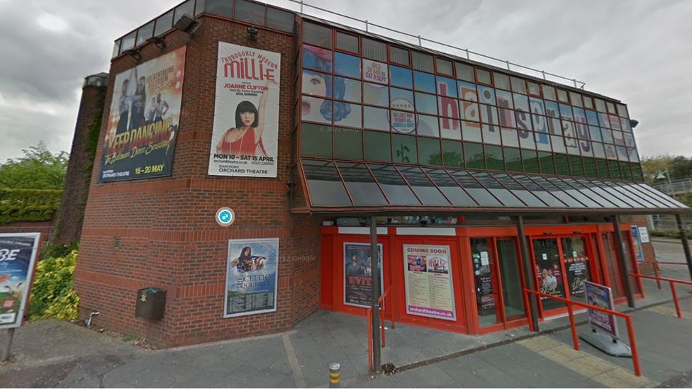 Dartford Temporary theatre construction begins amid Raac closure