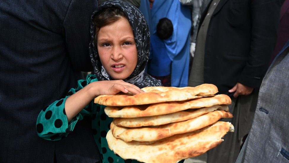 Coronavirus: Seven million Afghan children risk hunger - report