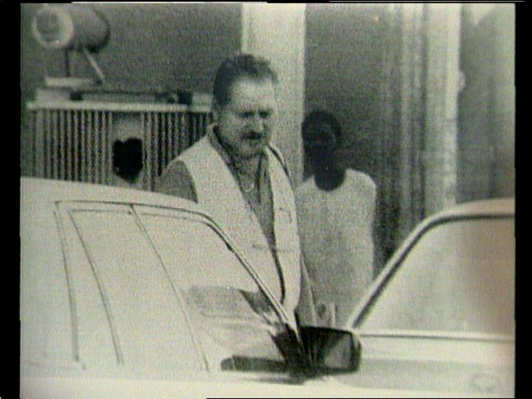 Carlos fue arrestado en 1995 en Sudán. Carlos fue arrestado en 1995 en Sudán.