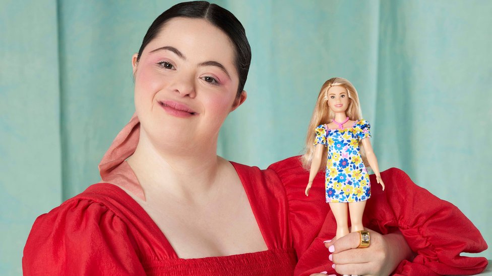 Knipperen Richtlijnen afwijzing Barbie with Down's syndrome on sale after 'real women' criticism - BBC News
