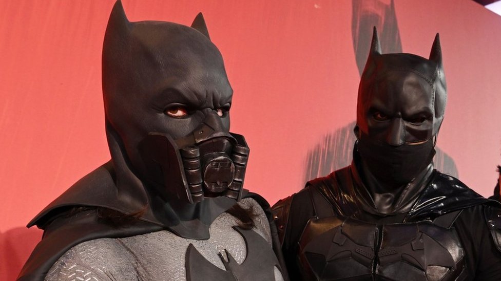 Batman impersonators at a premier for the film The Batman in London (23 February 2022)