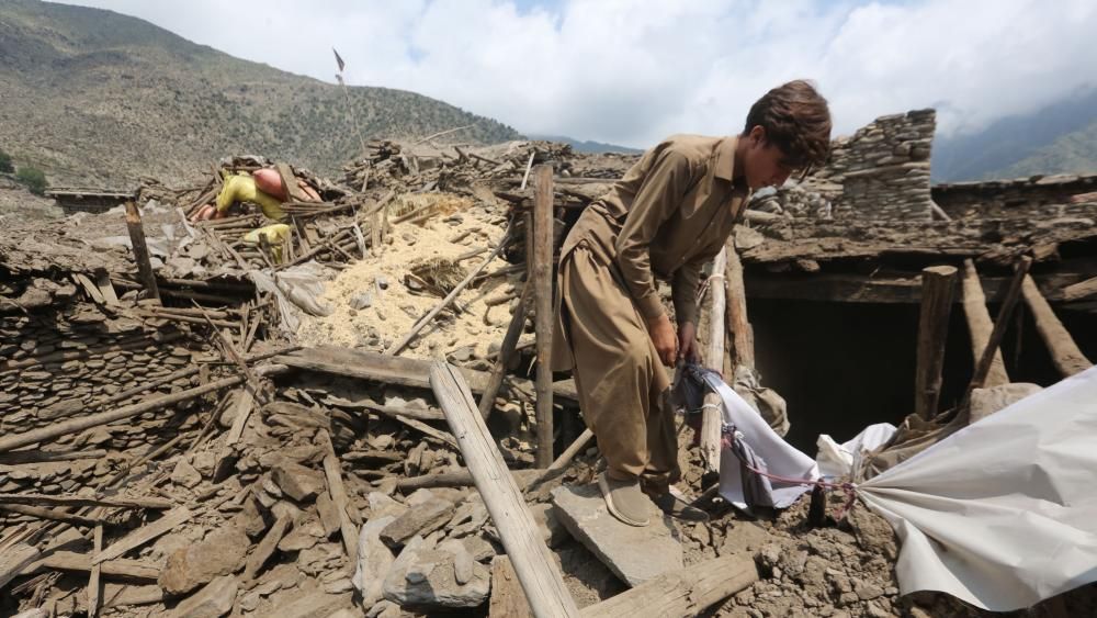 Strong aftershock hits Afghanistan after quake kills more than 1,400 people