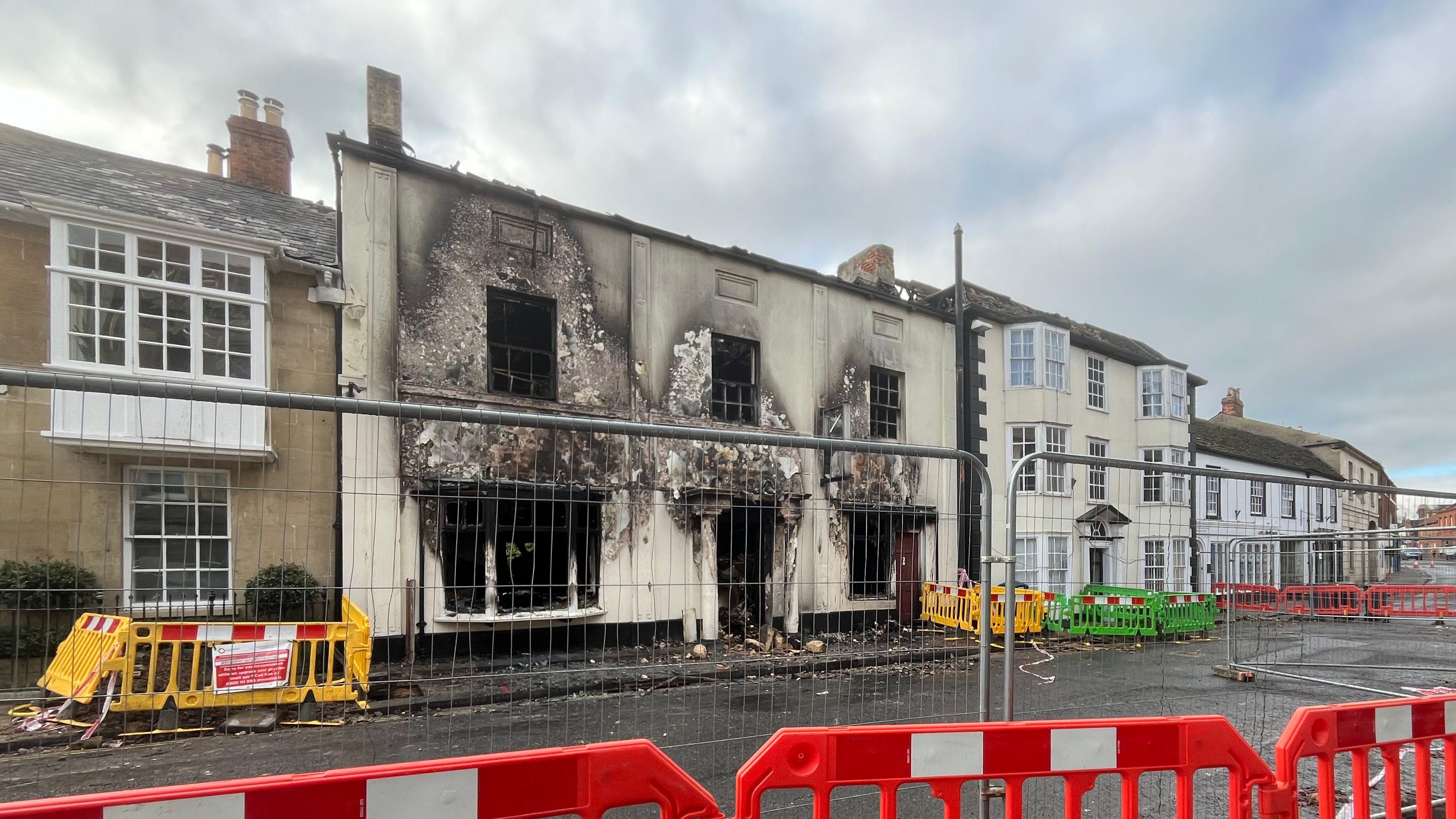Devizes residents raise more than £7k after fire hits kebab shop