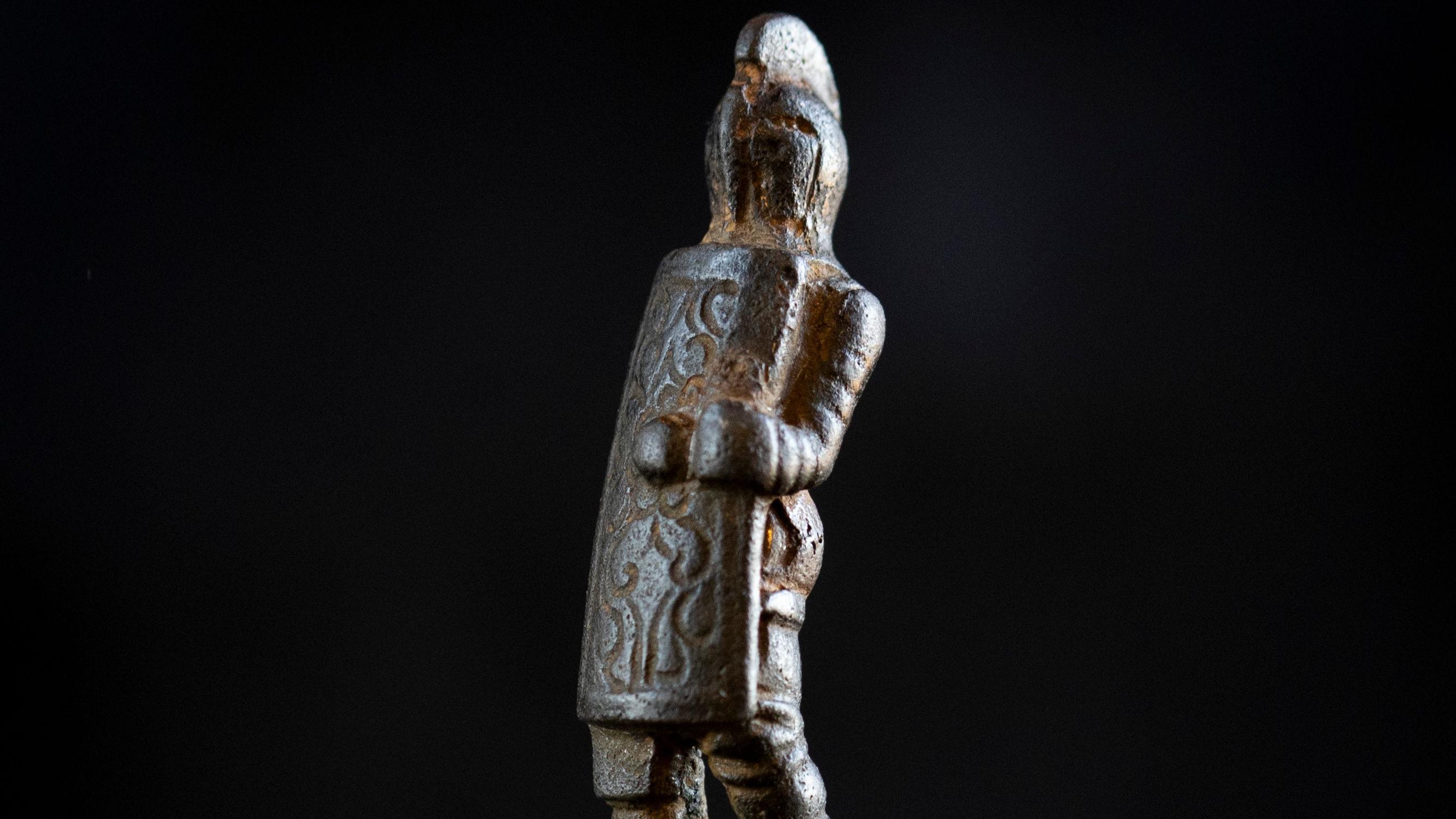 Roman gladiator knife handle found in River Tyne at Corbridge