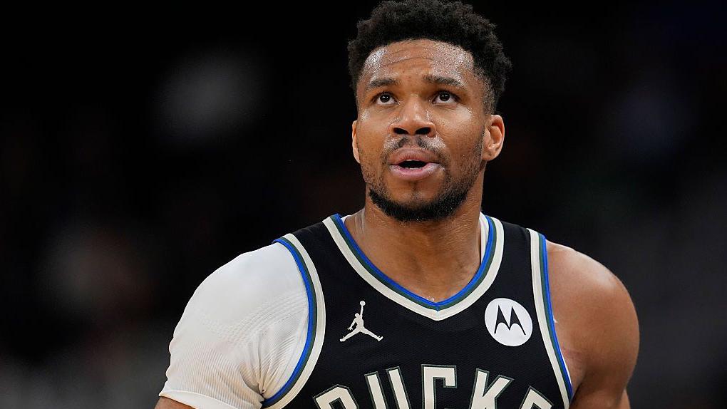 NBA: Milwaukee Bucks' Giannis Antetokounmpo joins Miami Heat - BBC