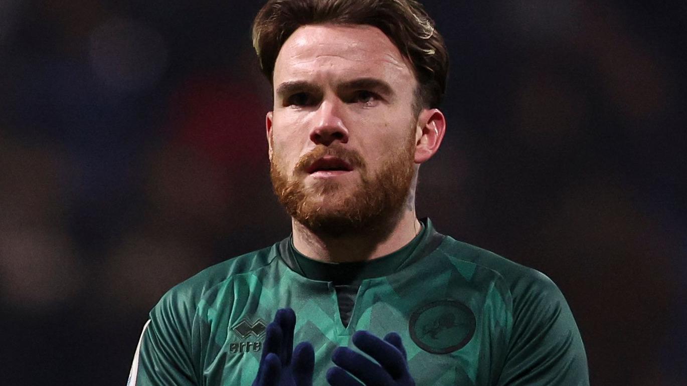 Aaron Connolly: Leyton Orient sign Republic of Ireland striker - BBC Sport