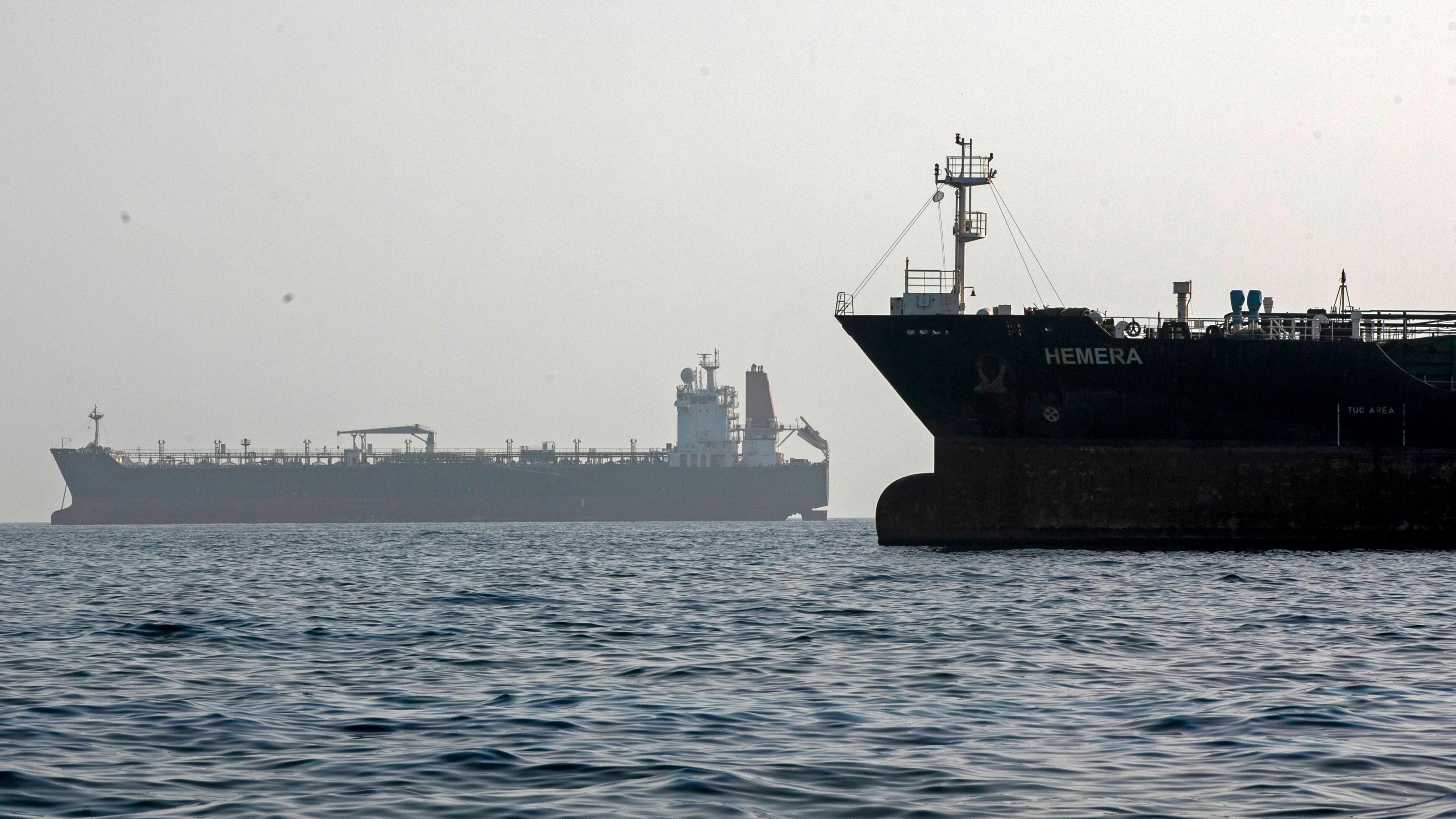 US, Iran Trade Air Strikes Near Strait of Hormuz Amidst Stalled Peace Talks