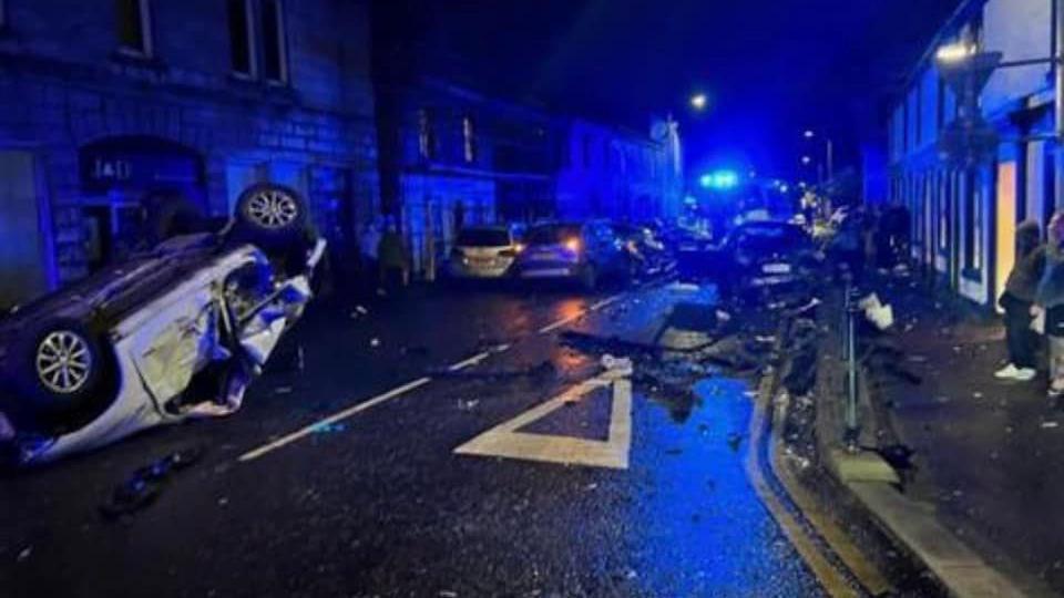 https://c.files.bbci.co.uk/5e7f/live/13170310-9d38-11f0-82af-53ec555e619b.jpg