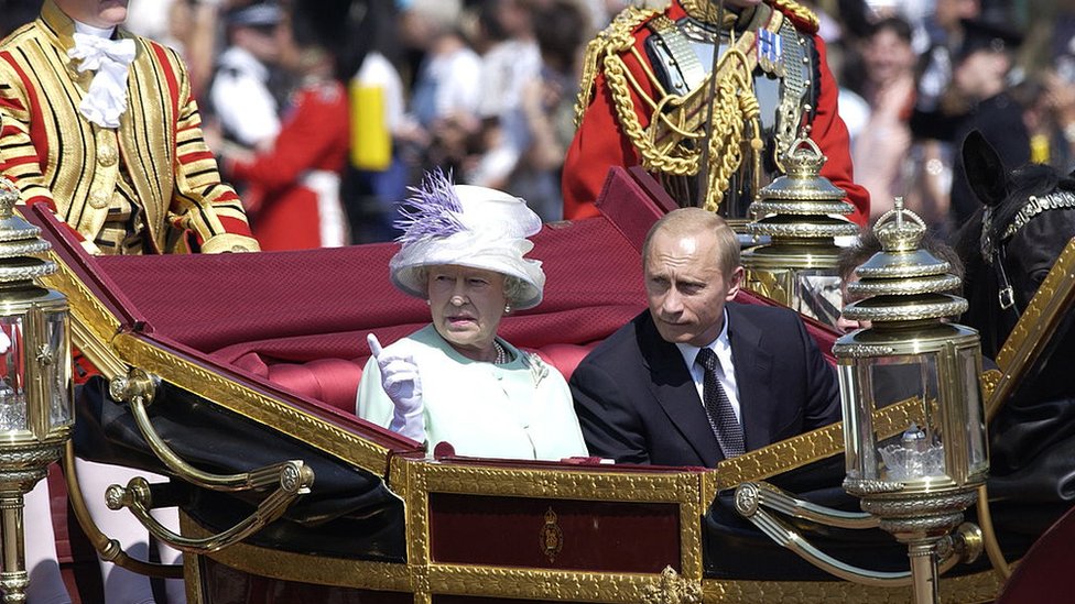 2003年英國女王伊莉莎貝二世和普京同乘一輛馬車