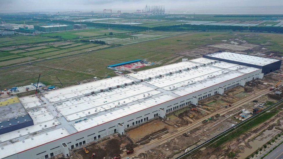 Çin'de inşa edilen Tesla fabrikası