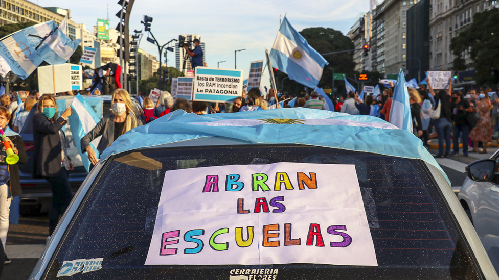 Protestas contra el cierre de las escuelas en Buenos Aires