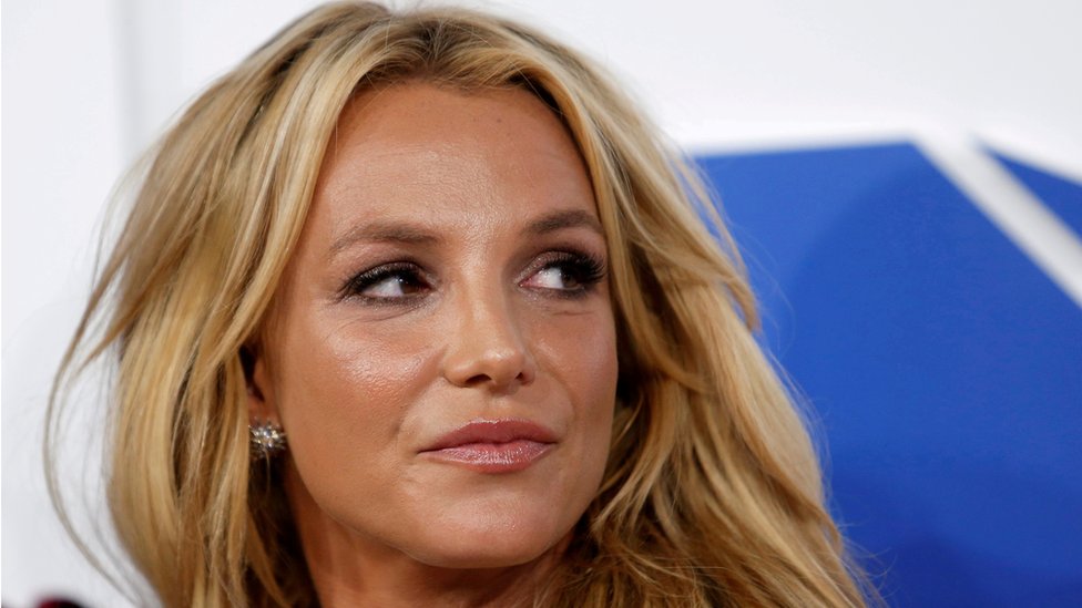 Britney Spears: Singer confirms she is writing new memoir