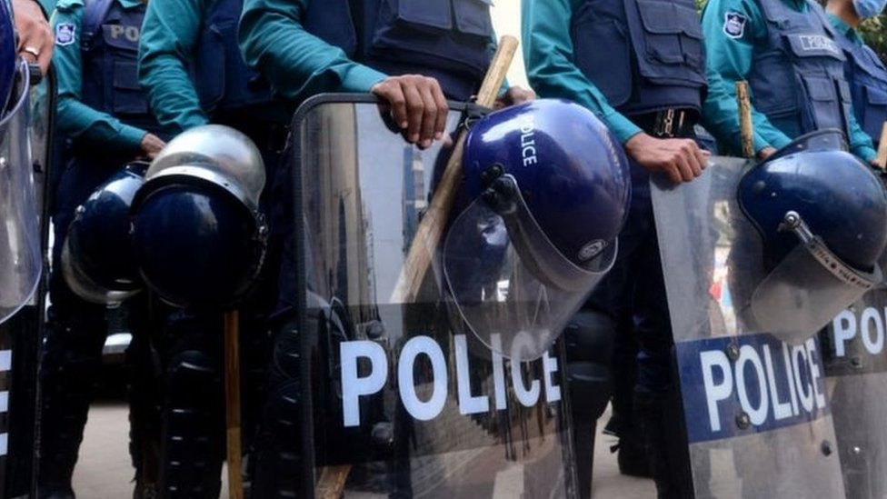 পুলিশ বাহিনীতে নিয়োগে অনিয়ম ও দুর্নীতি বন্ধে নতুন নীতিমালা - BBC News  বাংলা