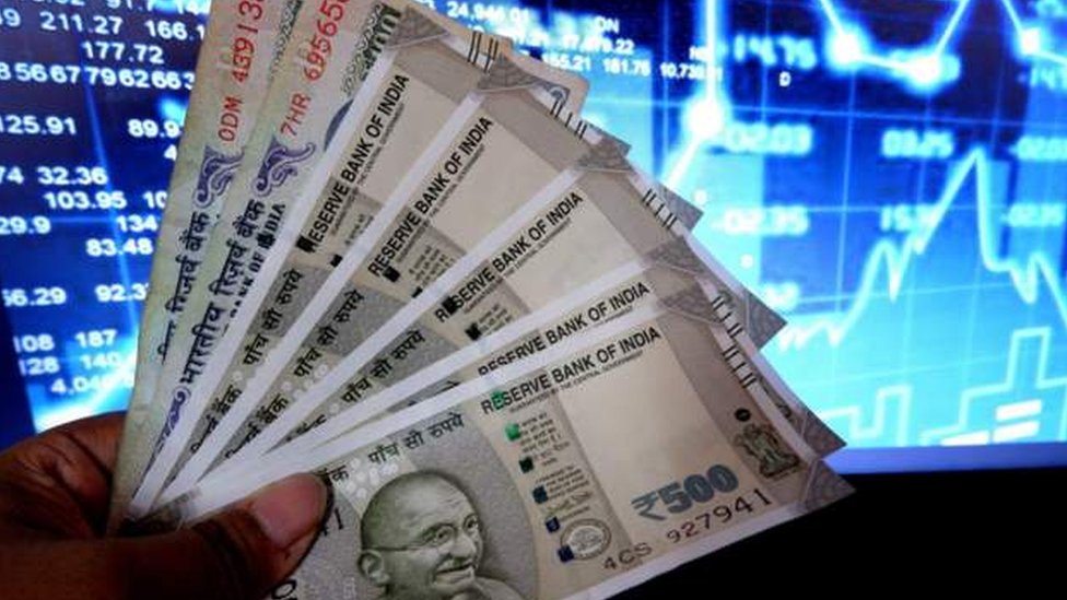 Dollar Vs Rupee: रुपया पुन्हा घसरला, रुपयाची किंमत कशी ठरते? - BBC News  मराठी