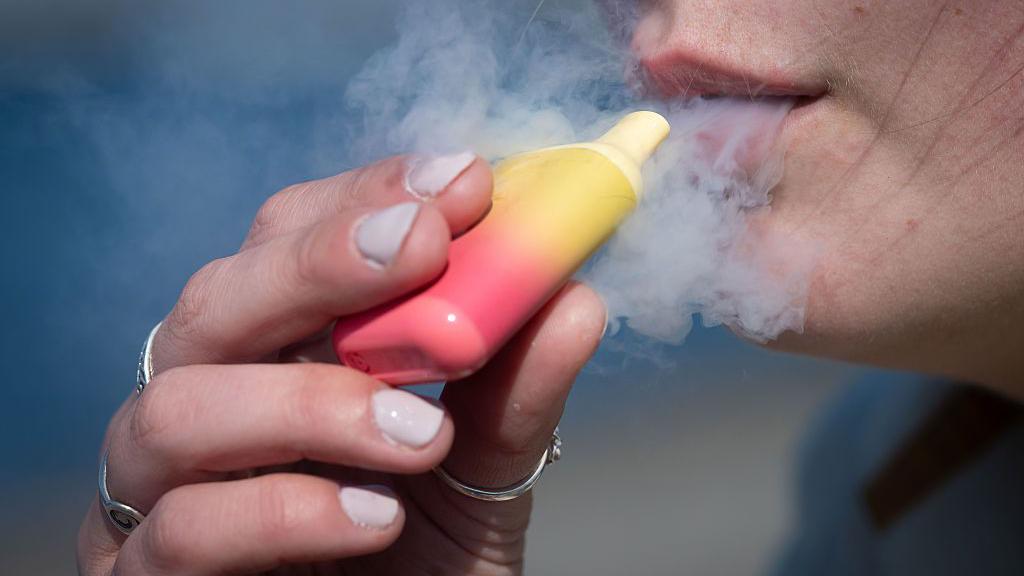 e zigaretten tasche Neuss: So gefährlich sind illegale Vapes main image 0
