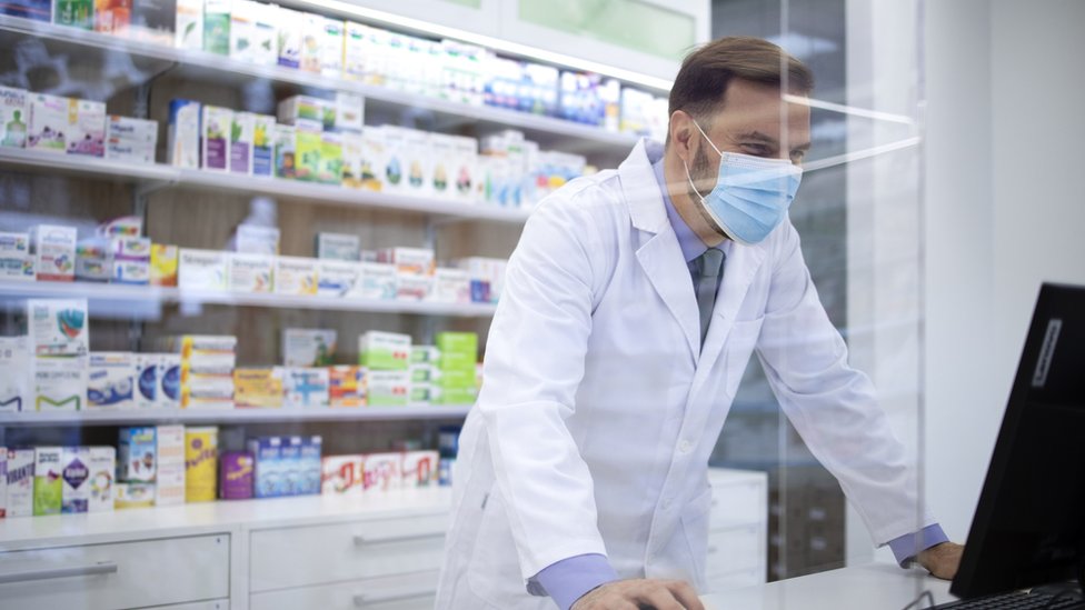 Старші за 60 років зможуть витратити тисячу за вакцинацію на ліки. Читайте на UKR.NET