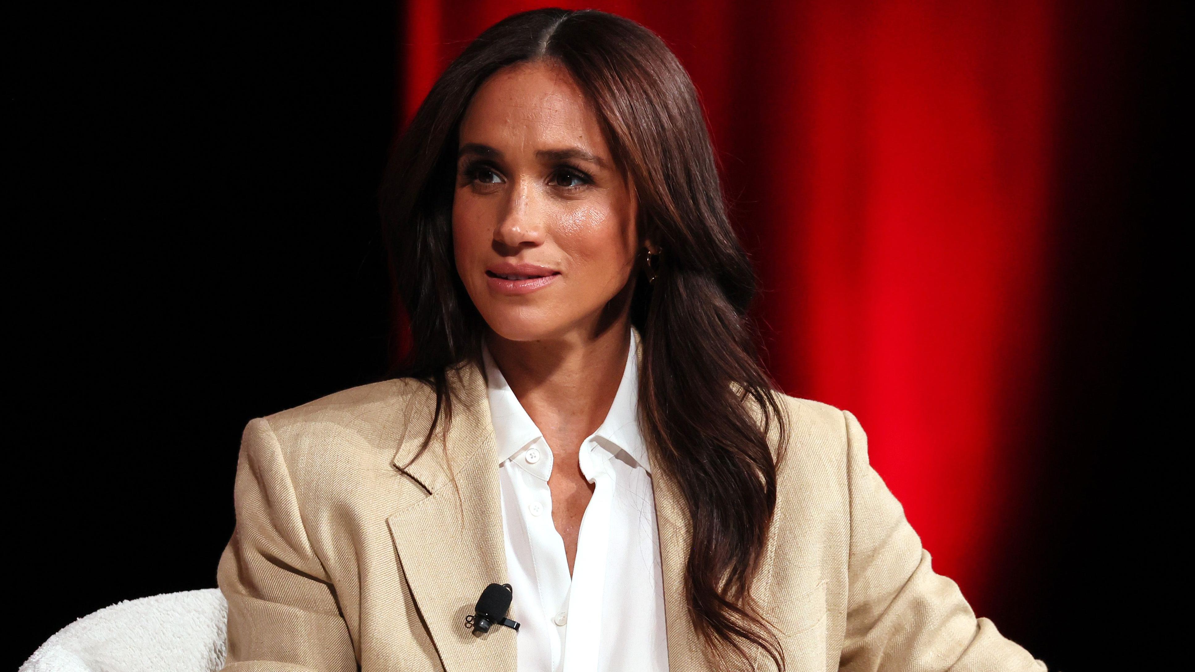 Meghan, Duchess of Sussex makes contact with father Thomas Markle in  hospital