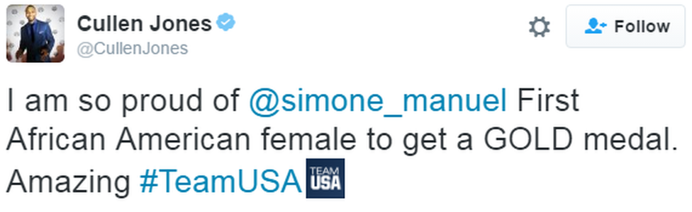В твите Каллена Джонса говорится: «Я так горжусь @simone_manuel - первой афроамериканкой, получившей ЗОЛОТУЮ медаль. Удивительная команда #TeamUSA»