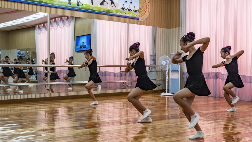 Dance class at the Mangyongdae schoolchildren's palace in Pyongyang
