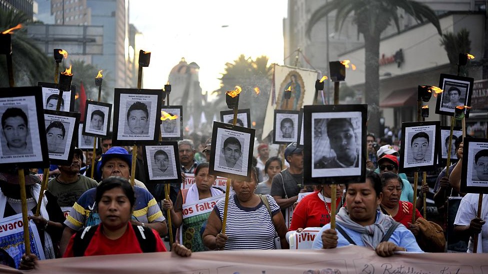 Manifestación para pedir el regreso de los estudiantes de Ayotzinapa