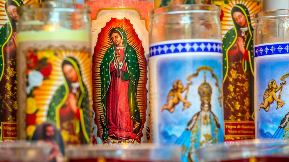 Velas com imagem de Nossa Senhora de Guadalupe