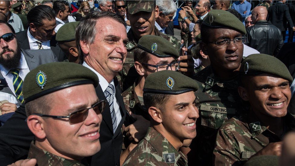 Bolsonara sve vreme podržava vojska