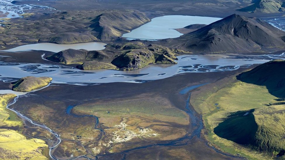 El terreno de la isla resultó árido para los primeros pobladores de Islandia. Islandia