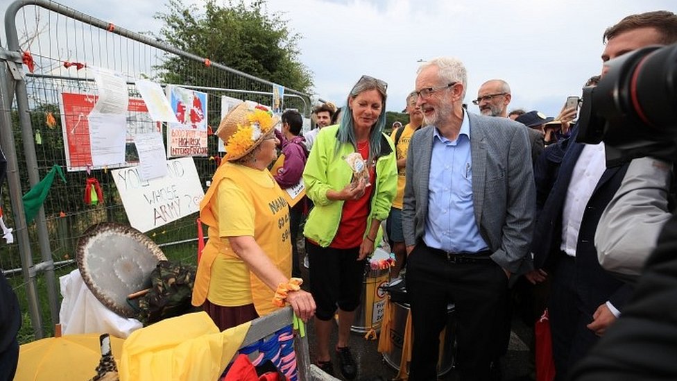 Corbyn Demands Fracking Ban At Lancashire Protest Visit Bbc News